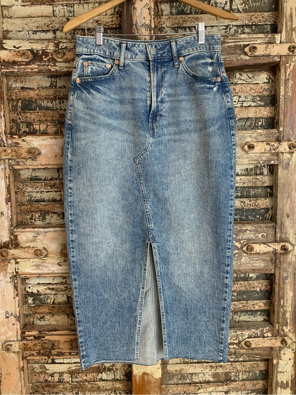 GAP Light Blue Wash Denim Pencil Skirt, Raw Hem Front Slit Western Boho Tall 6T - Picture 2 of 16